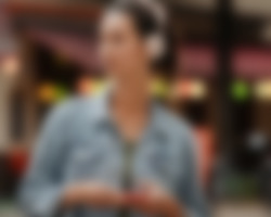 SUPREME ON - pale gold