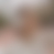 Galerie Bild 14 von 20 Junge Frau hinter einem Zaun auf einem Sportplatz trägt den REAL BLUE NC 3 in Pearl White