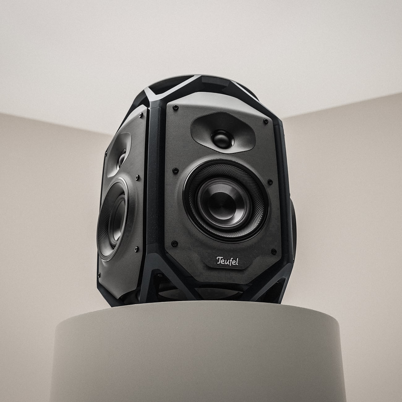 Teufel Ikonio
