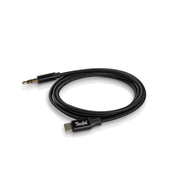 USB-C/AUX cable |